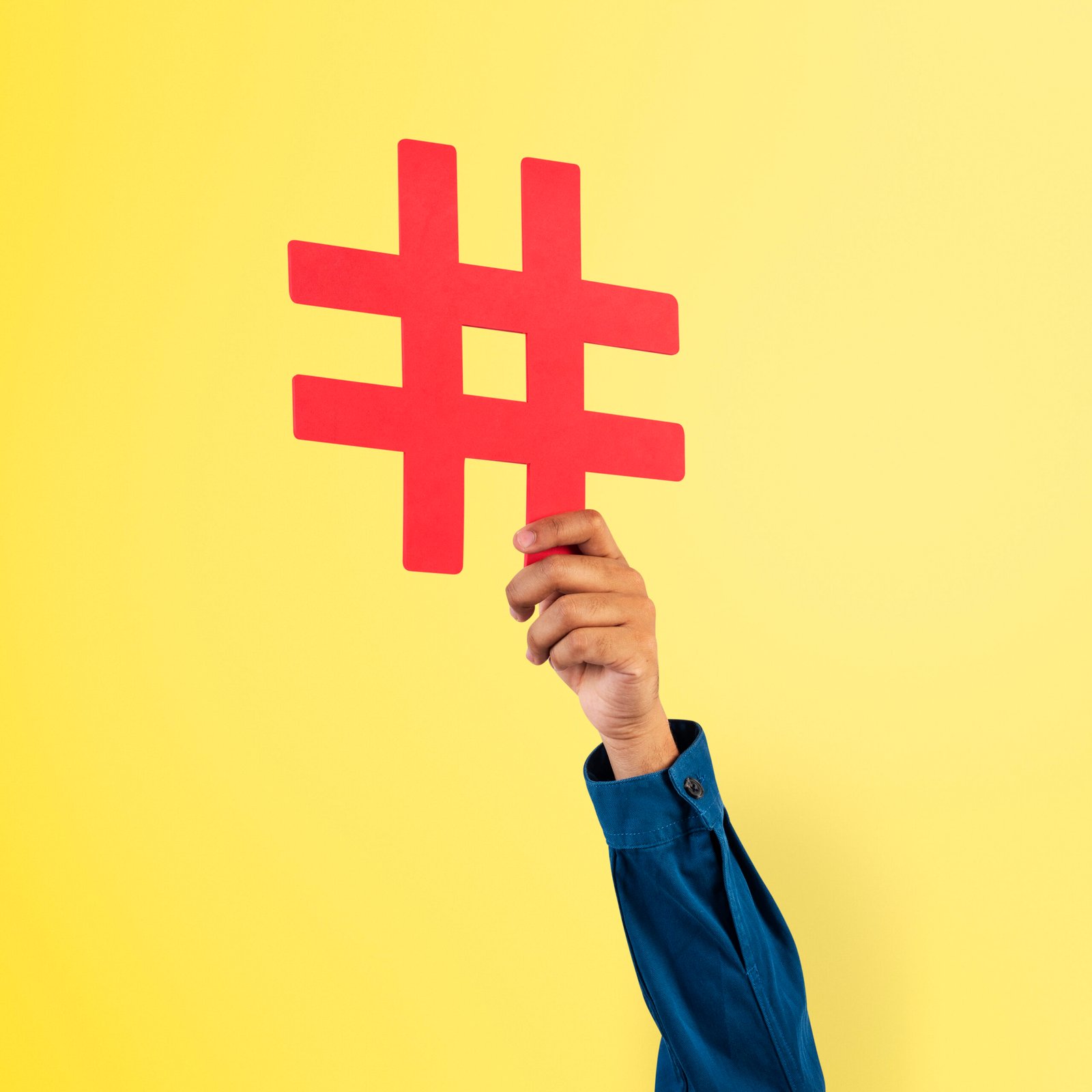 modelo masculino en Chaturbate usando hashtags